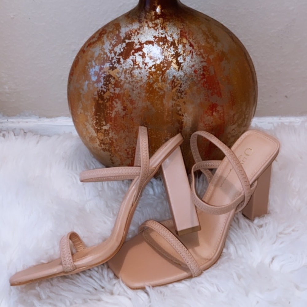 NWOT- Cream Heels
